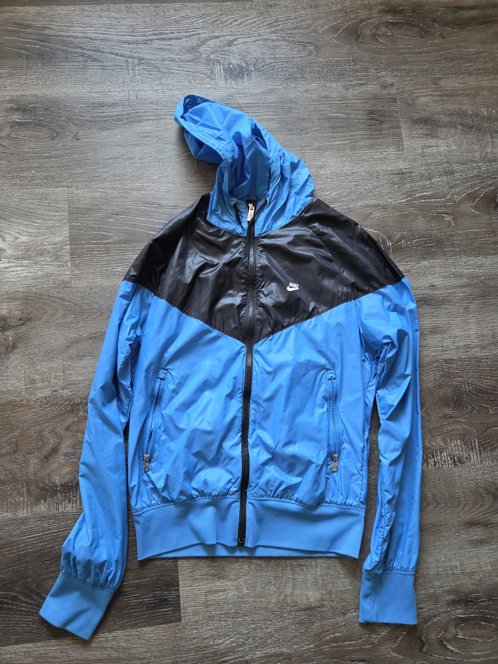 Womans Nike Black And Blue Windbreaker